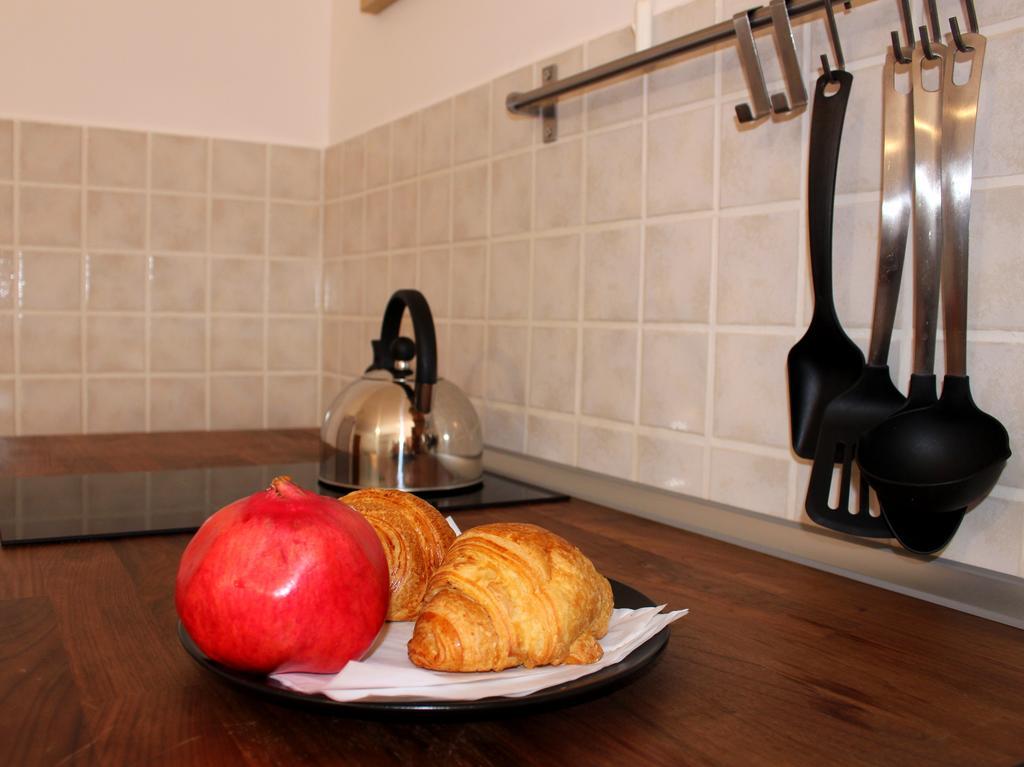 Pirtuso Del Porto Apartment Палермо Екстериор снимка