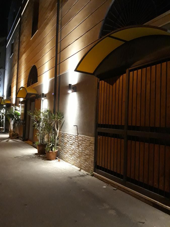 Pirtuso Del Porto Apartment Палермо Екстериор снимка